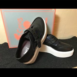 CIRCUS BY SAM EDELMAN